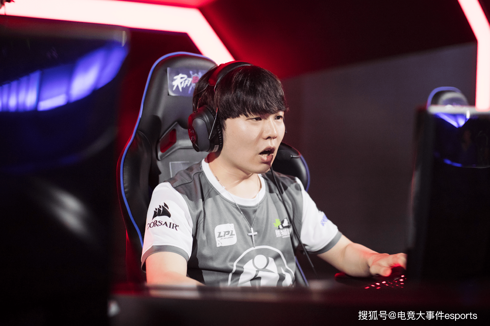 Rookie关键节点败北，DWG带队取胜！