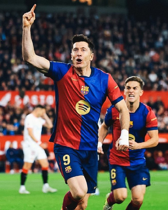 莱万多夫斯基巅峰对决，Ming与80激战G2分钟，出色防守胜负难料！