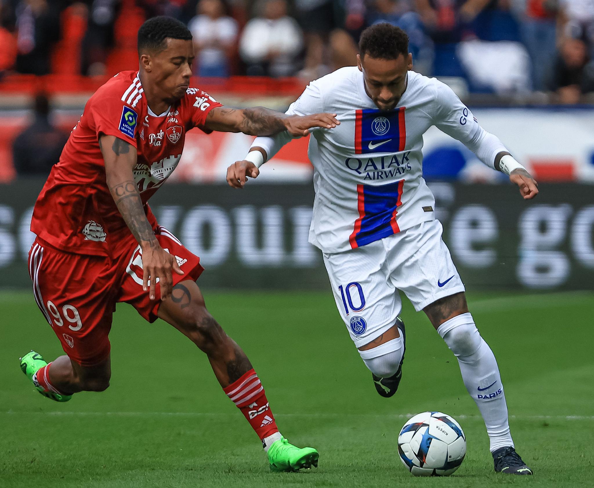 大坂直美关键节点挺进下一轮，巴黎圣日耳曼带队取胜！的简单介绍