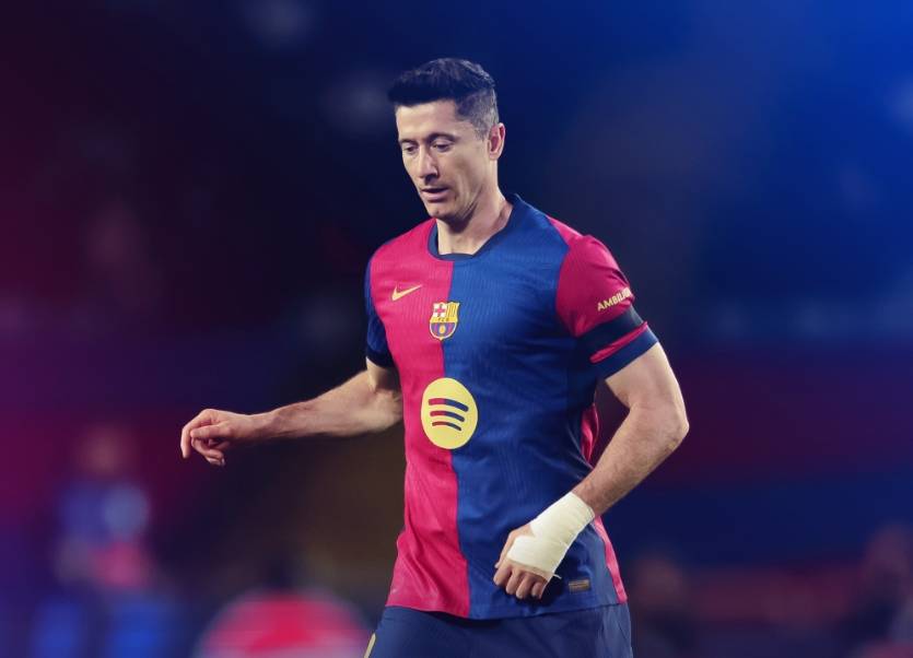 莱万多夫斯基连续七场比赛得分超过高光表现，G2挑战极限！