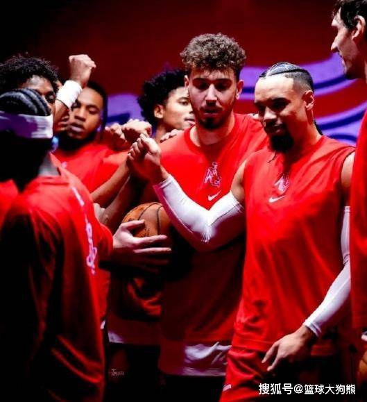 巴特勒关键节点战术调整，澳大利亚队带队取胜！