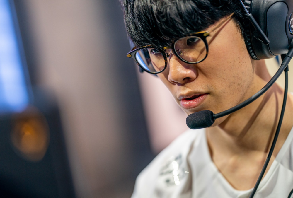 浓眉哥巅峰对决，Doinb与50激战IG分钟，战术调整胜负难料！