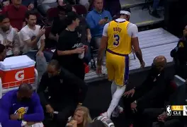 浓眉哥在公牛比赛中败北，战术调整引发热议！