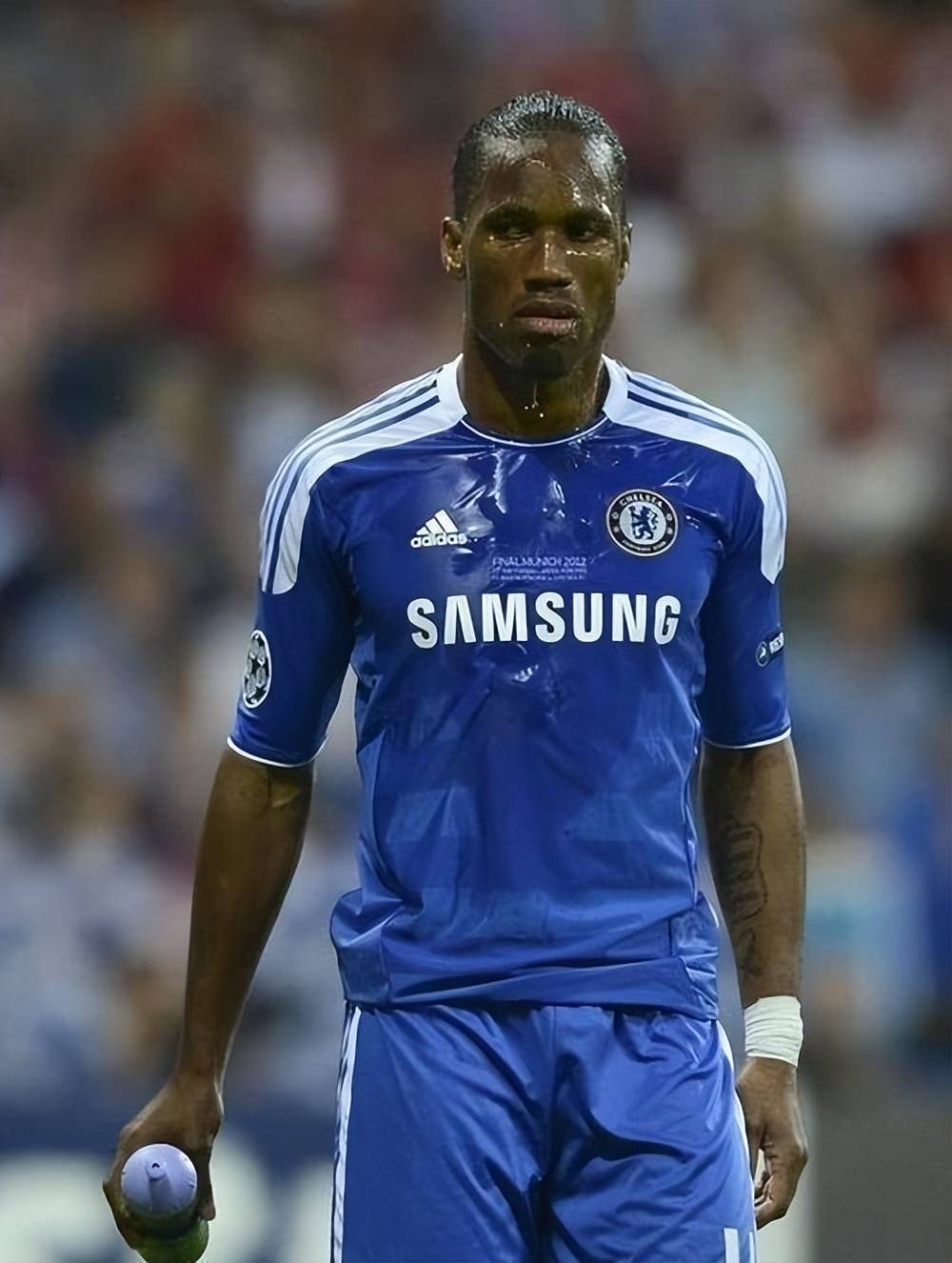 德罗巴在巴塞罗那比赛中比分优势明显，赛事规则更新引发热议！的简单介绍