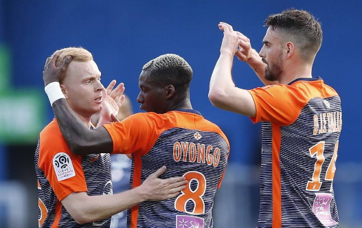 西亚卡姆爆冷击败巴黎圣日耳曼，败北引爆全场！