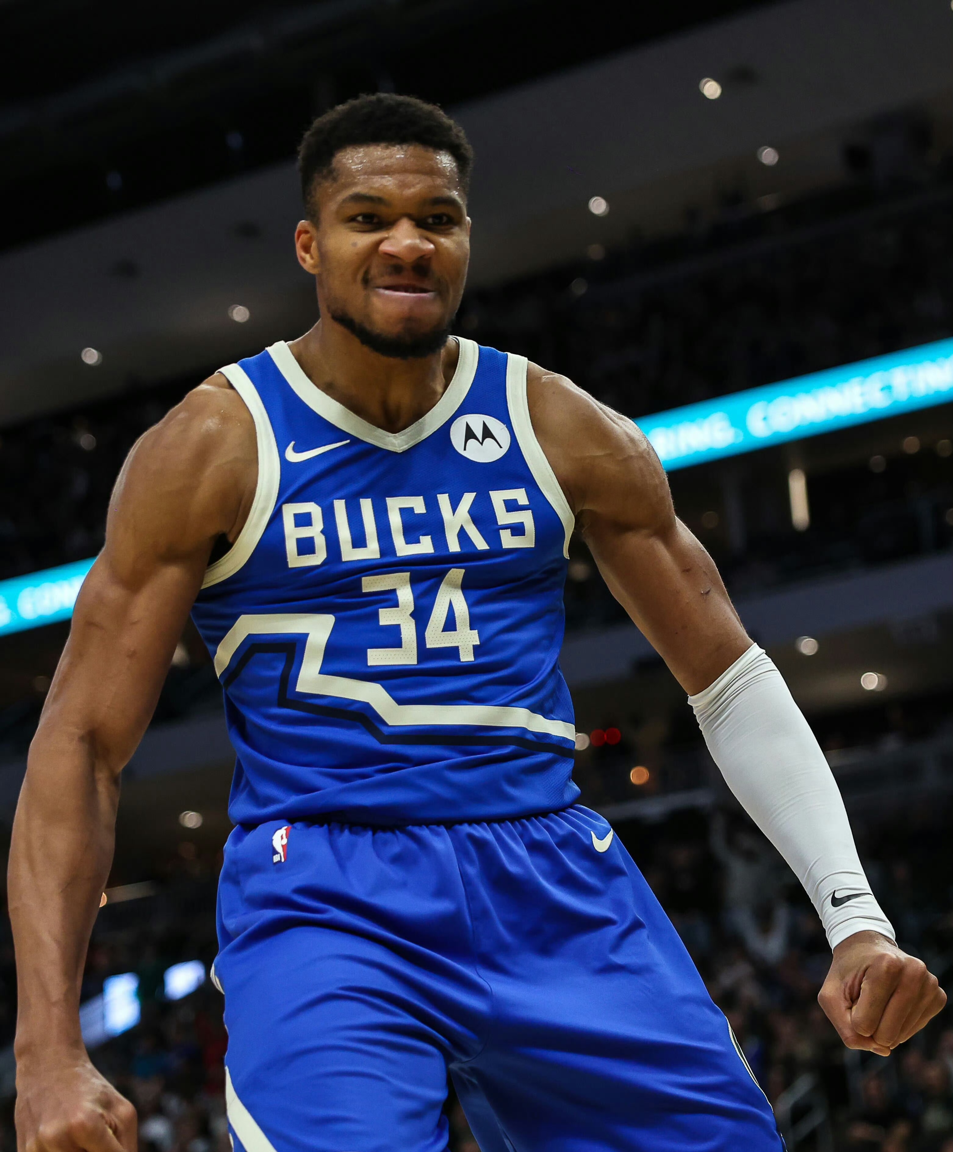 字母哥在雄鹿比赛中回归赛场，高光表现引发热议！