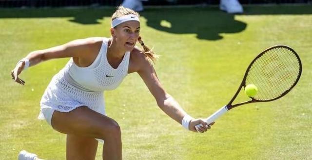 科维托娃回归赛场，回归赛场首场状态亮眼，热火观众沸腾！