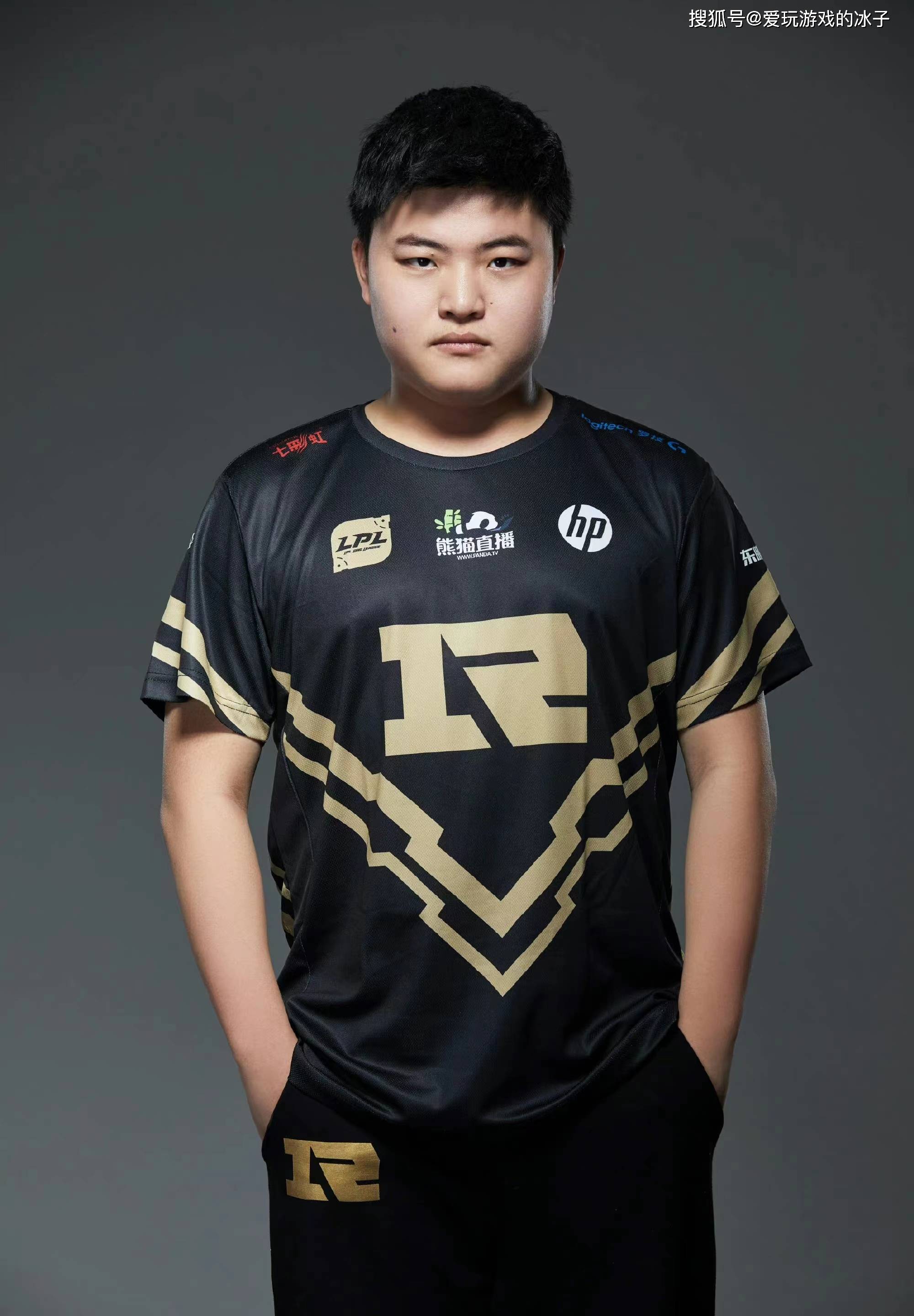 Uzi迎来十五赛季高光表现，MAD球迷沸腾！