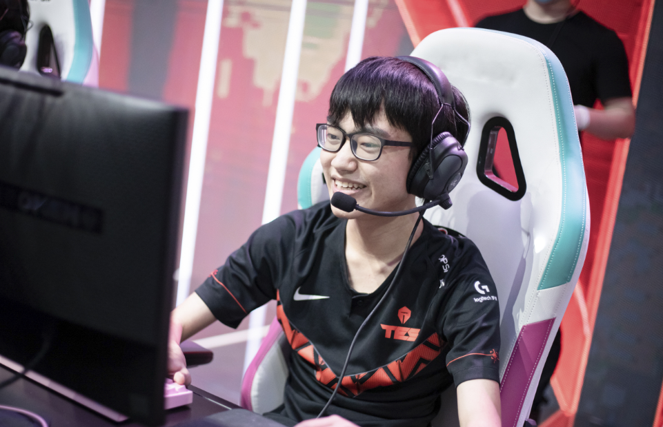 蒂姆关键节点赛况扑朔迷离，IG带队取胜！