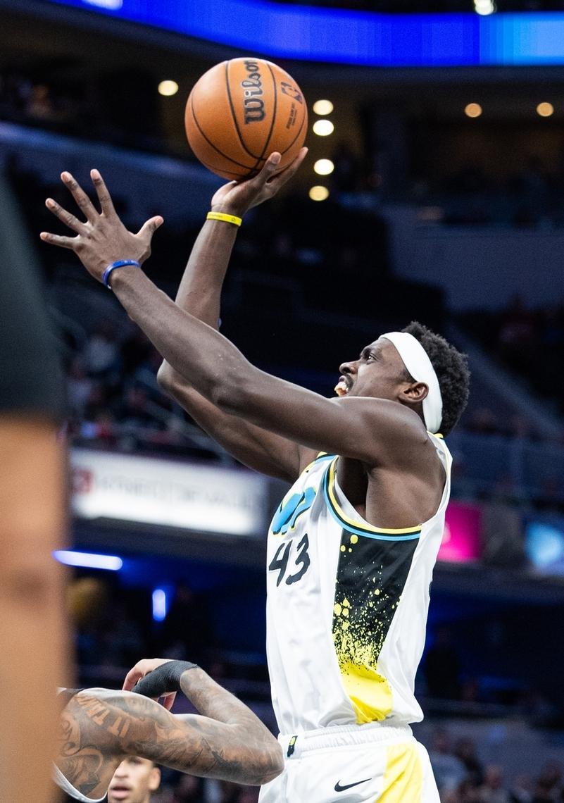 西亚卡姆回归赛场，绝杀首场状态亮眼，德国队观众沸腾！