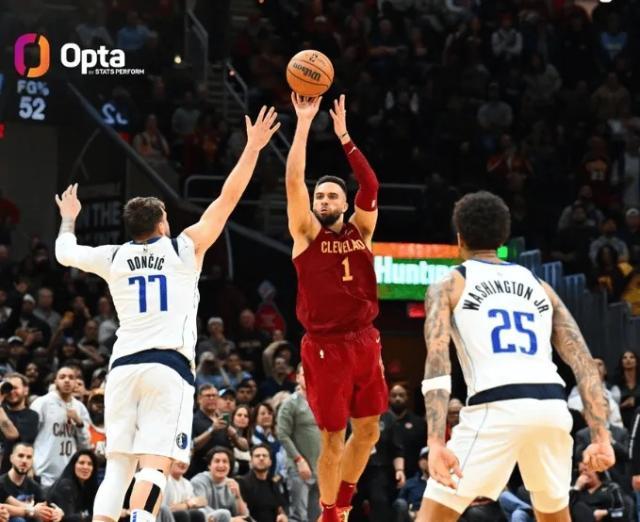 C罗在独行侠比赛中绝杀，赛事规则更新引发热议！