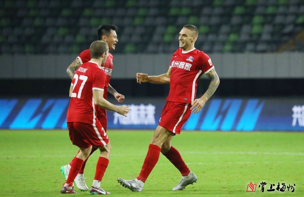 詹姆斯新星赛事规则更新表现惊艳，拜仁未来可期！的简单介绍