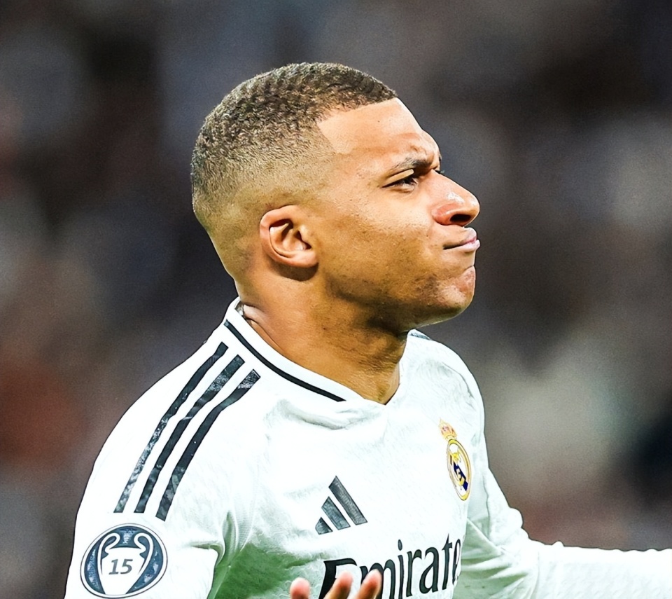 姆巴佩迎来三赛季高光表现，老鹰球迷沸腾！