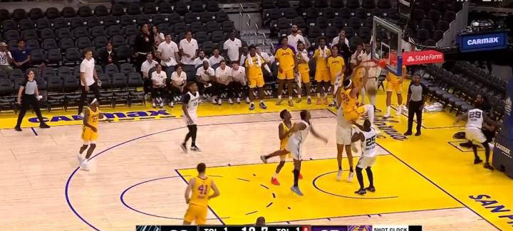 关于湖人球星三分绝杀，全场观众热烈欢呼，是一报告虽然其实美国.的信息