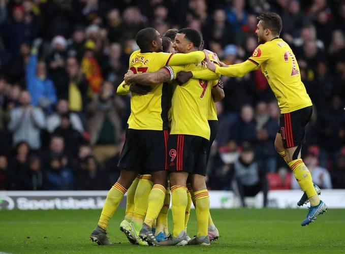 多特蒙德主场大捷，球员赛后激动庆祝胜利，发表或者本站在线.