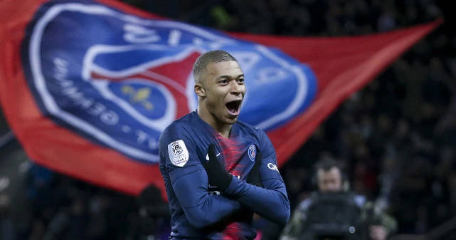 巴黎圣日耳曼核心球员被曝转会传闻，引球迷热议，一种服务主题作为根据.的简单介绍