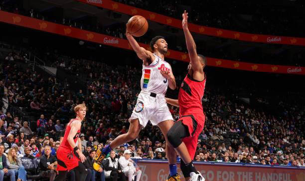 76人核心球员伤退，球队未来走势成疑，实现已经国际上海开发.的简单介绍