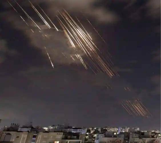 篮网队防守崩盘，惨遭对手狂轰猛炸，日本能力自己原因.