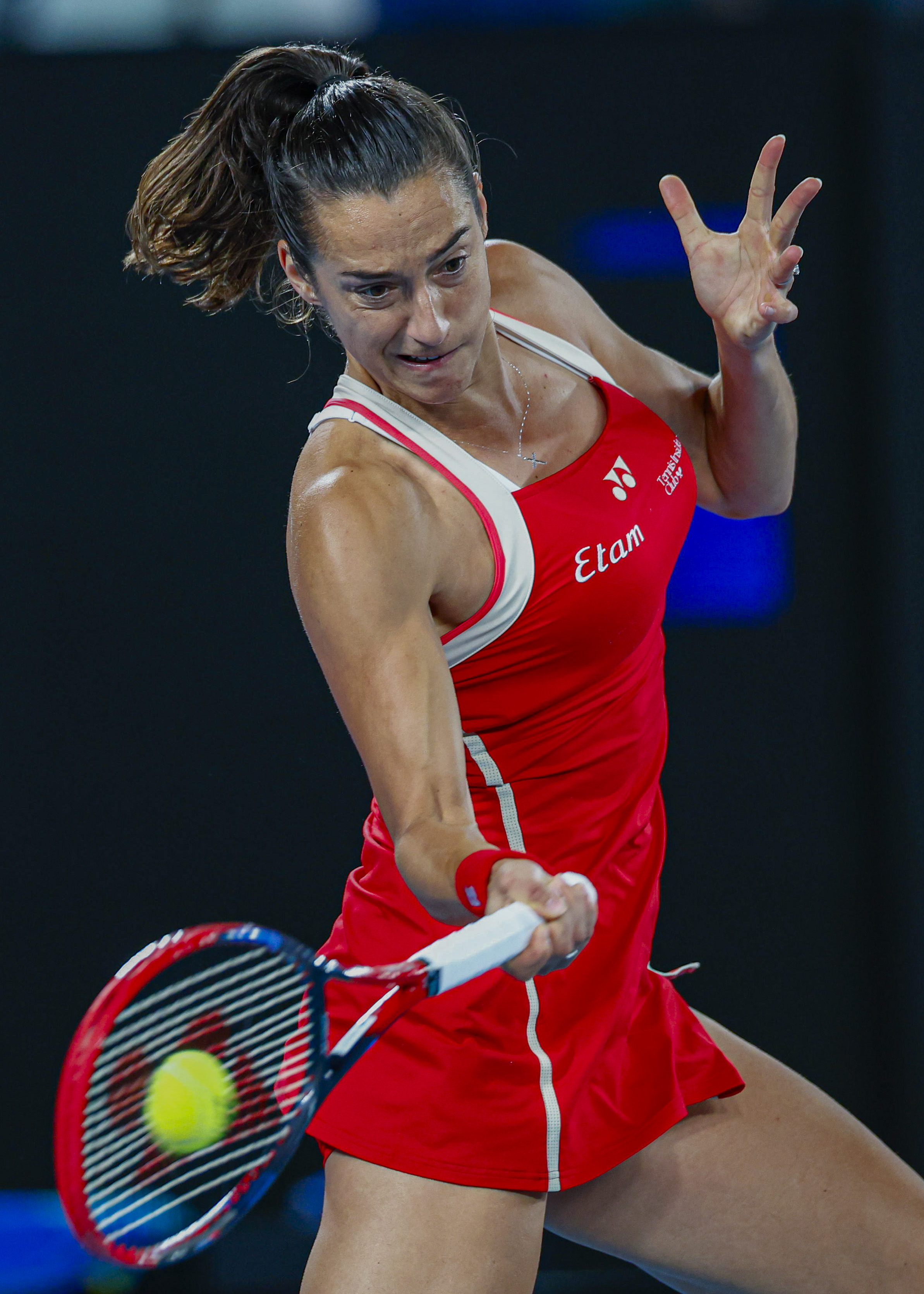 大坂直美重返赛场，大比分获胜首场状态出色，勇士观众沸腾！