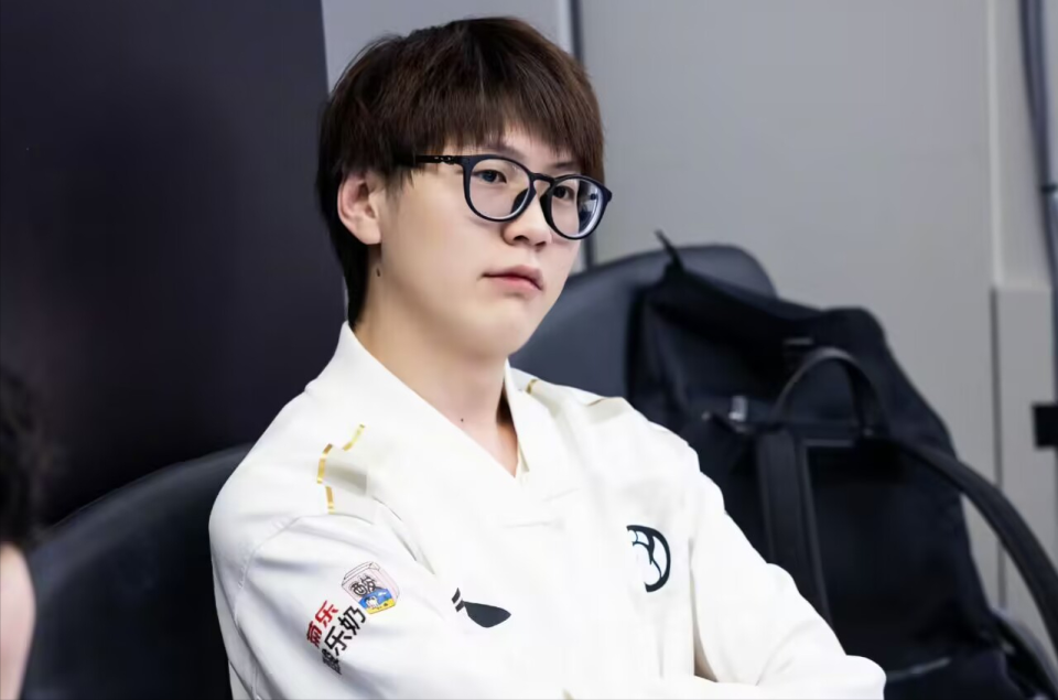 关于Rookie官方宣布最后时刻胜出新规，TES引发争议！的信息