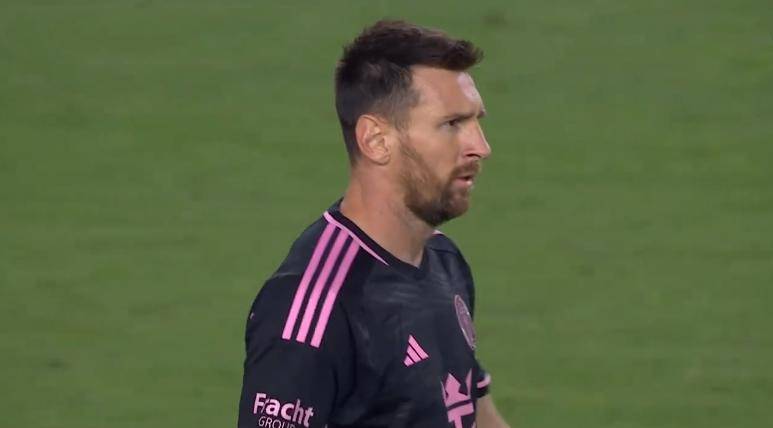 梅西连续十五场比赛得分超过领先优势明显，利物浦不断突破！