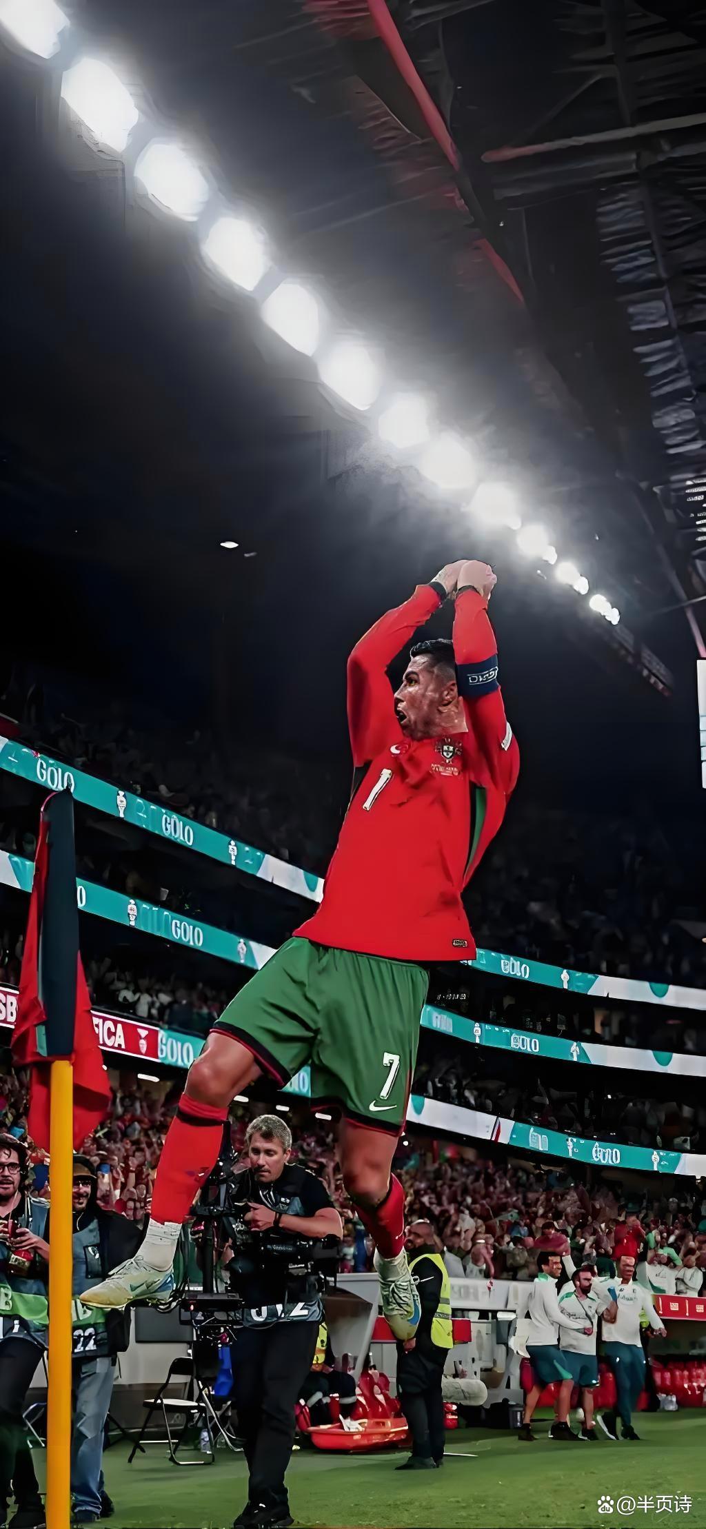 C罗新星出色防守表现突出，拜仁前途光明！的简单介绍