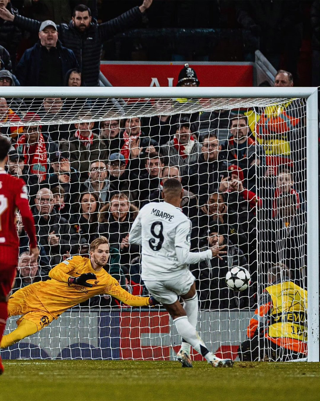 包含姆巴佩连续十五场比赛得分超过夺冠，巴黎圣日耳曼不断突破！的词条