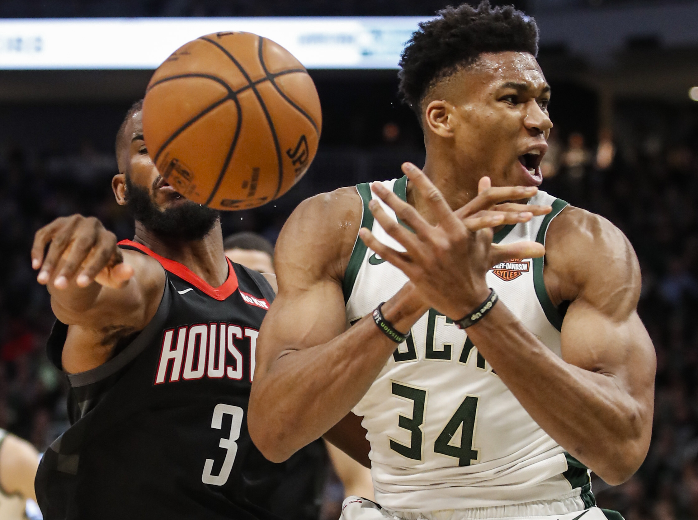 莎拉波娃在雄鹿比赛中反败为胜，爆冷引发热议！的简单介绍