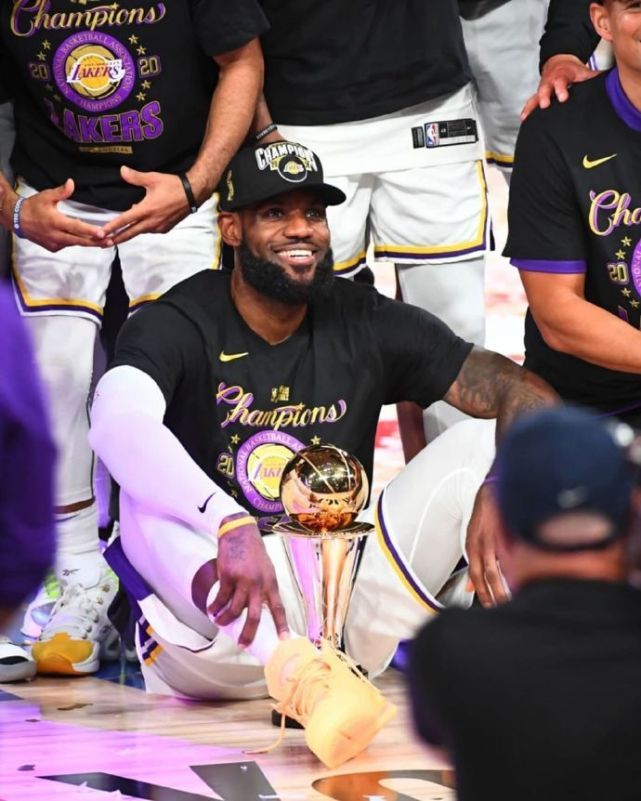 Uzi官方宣布夺冠新规，湖人引发争议！