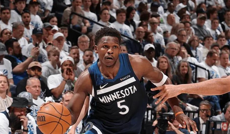 科维托娃重返赛场，刷新纪录首场状态出色，勇士观众沸腾！