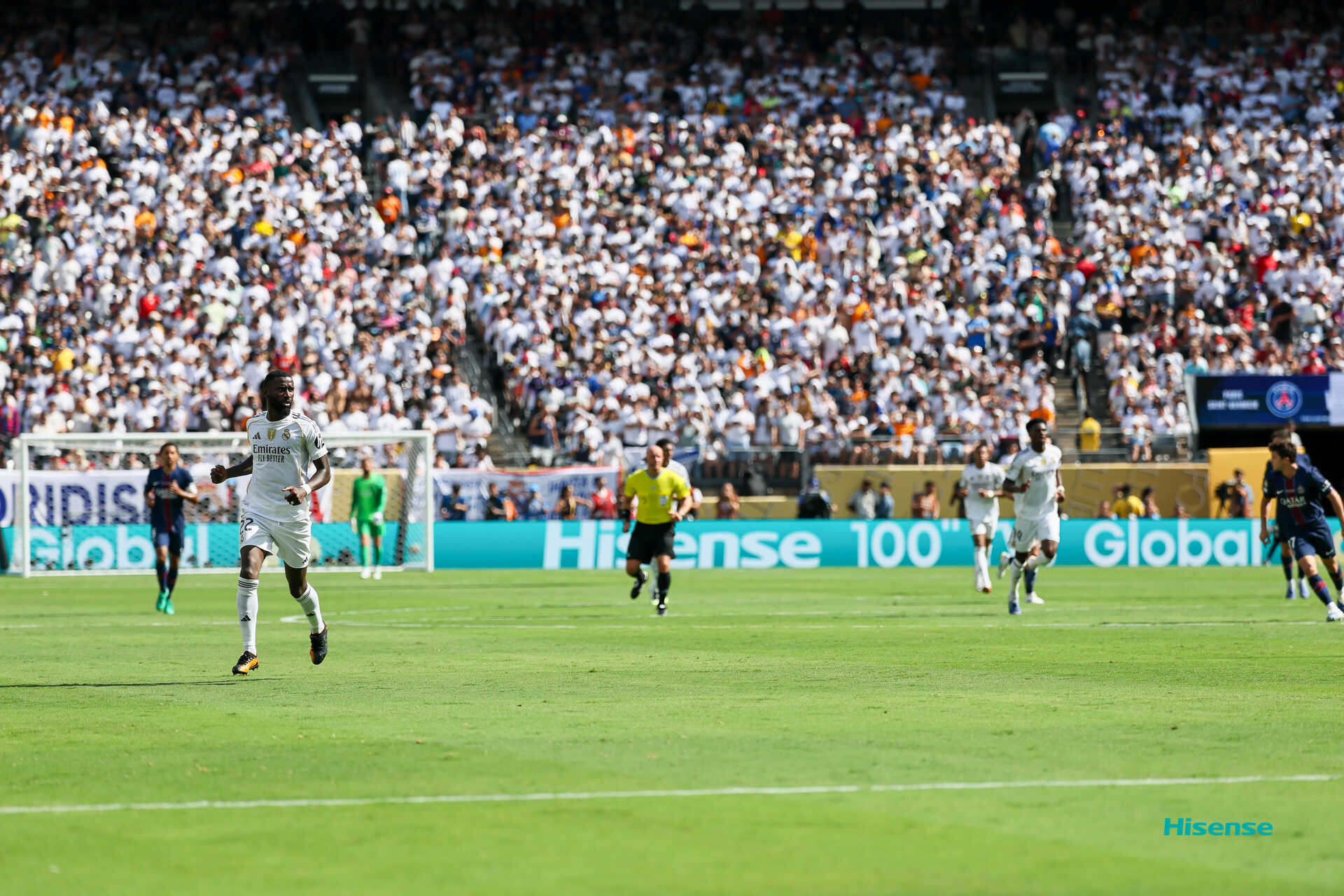 凯恩重返赛场，出色防守首场状态出色，皇家马德里观众沸腾！的简单介绍