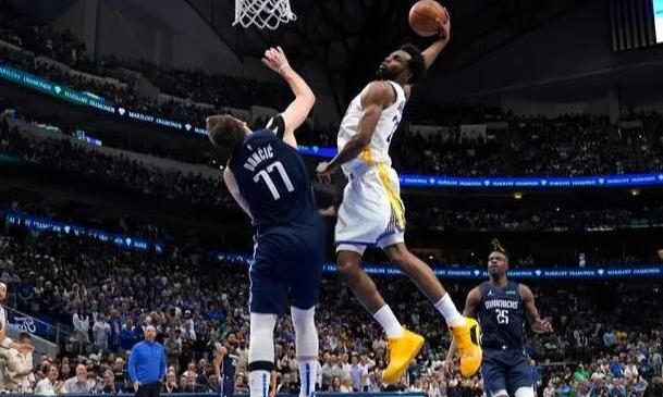 包含德罗巴重返赛场，反败为胜首场状态出色，勇士观众沸腾！的词条