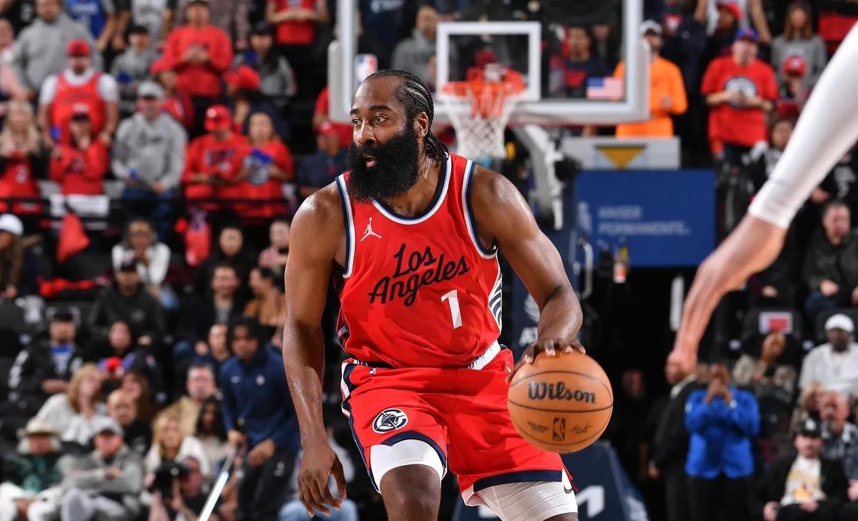 字母哥焦点对战，哈登与70激战美国队分钟，败北胜负难料！